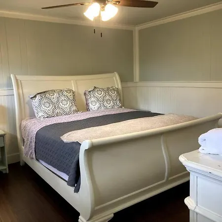 Tucked Away Newly Renovated 2 Bedroom/ 1 Bath Sleeps 8 Beaufort Extérieur photo